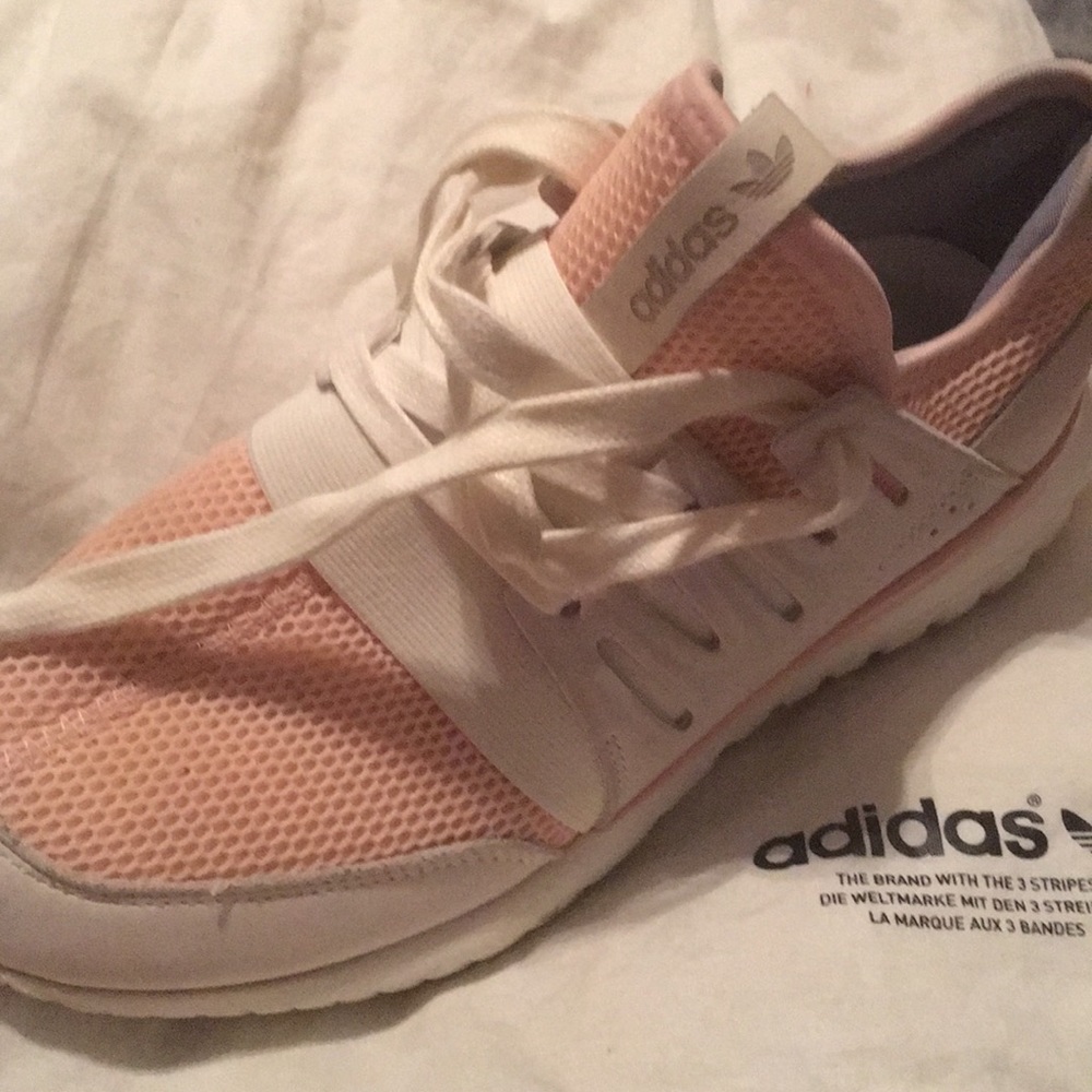 Customized Adidas (tubular)